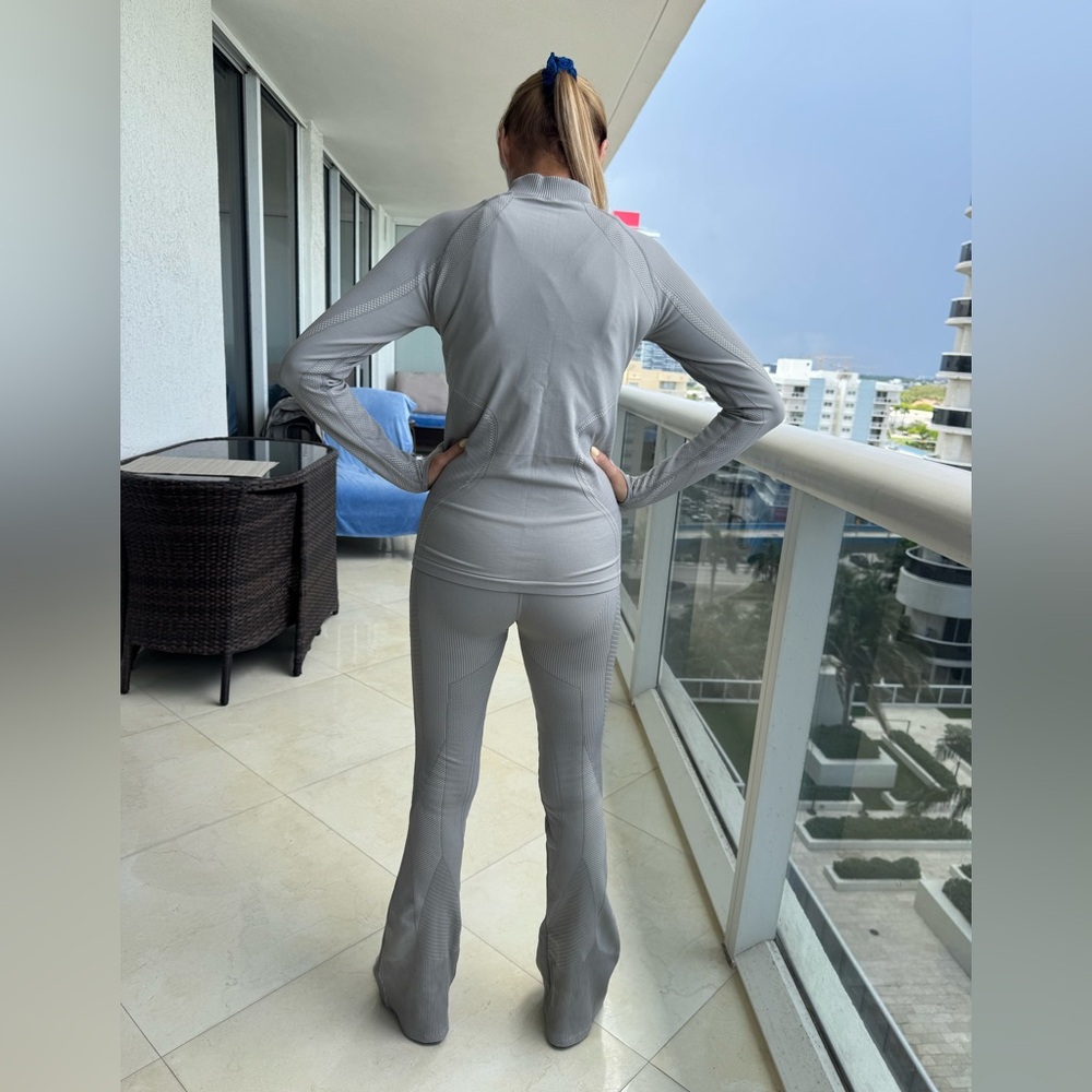 Gray Seamless Activewear Set - image 6